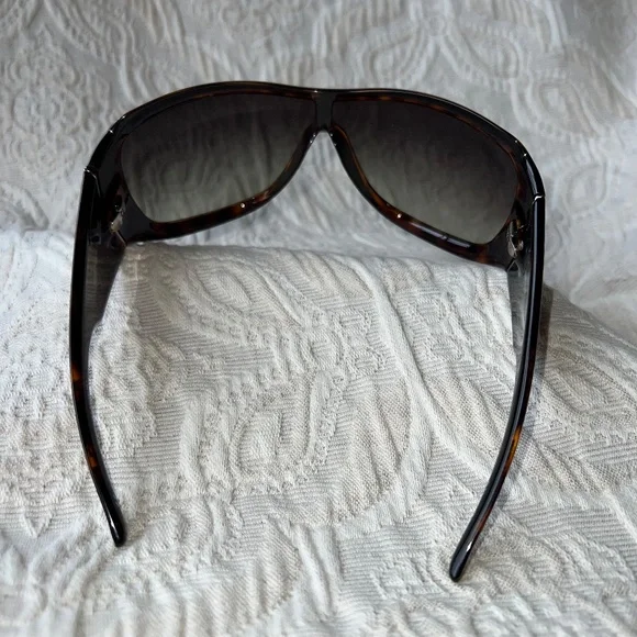 Christian Dior Brown Tortoiseshell Cannage 1 Sunglasses   Flawless! - Picture 11 of 13